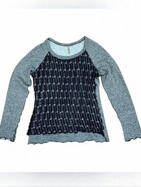 pete Raglan Knit Top. Black Overlay. Scalloped Hem Cuffs. SZ. L.